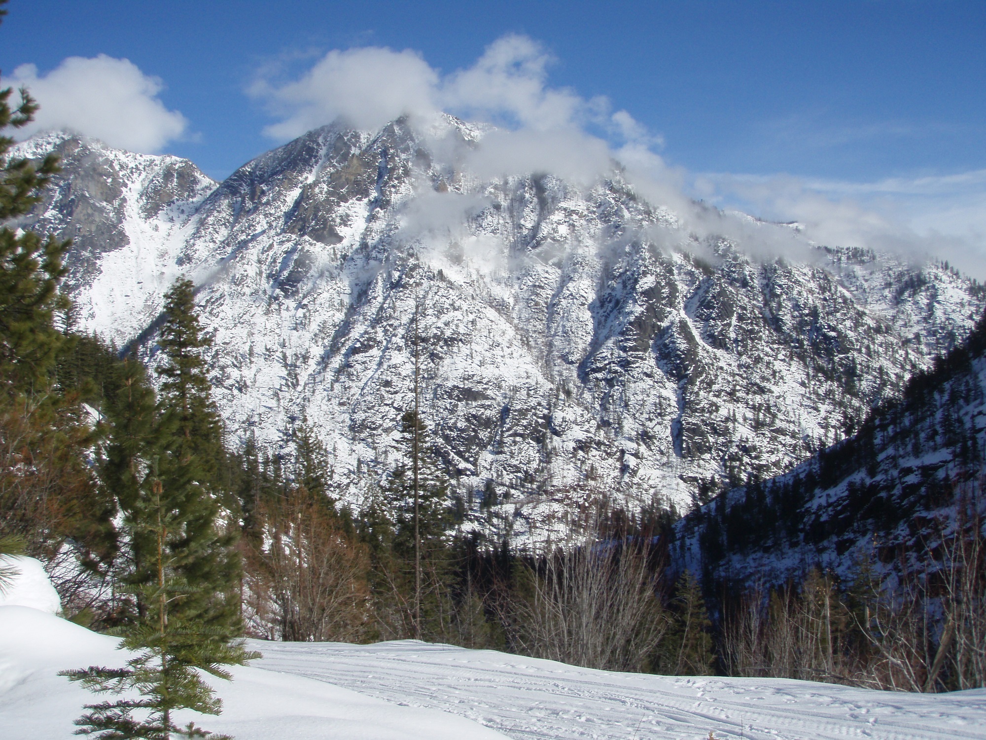 Winter Mountaineering Trip to the Enchantments in Washington State